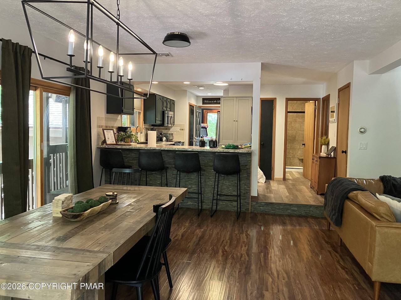 181 Winding Way - Photo 6 of 23