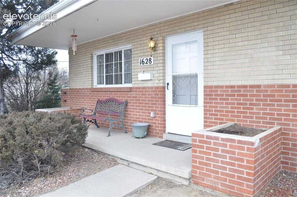 1628 Constitution Ave - Photo 3 of 17