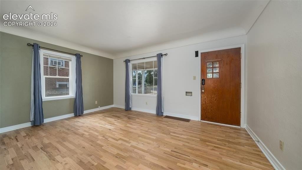 111 N Sheridan Ave - Photo 3 of 20