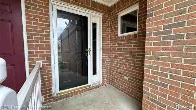 5555 Woodruff Shore Dr - Photo 3 of 45