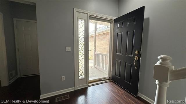 5555 Woodruff Shore Dr - Photo 4 of 45