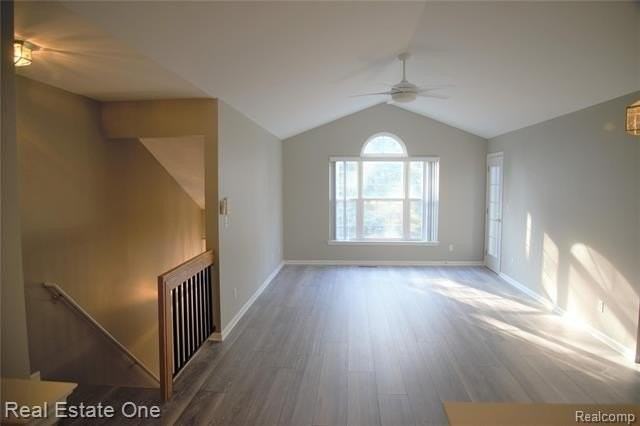 5400 Pine Aires Dr - Photo 3 of 14