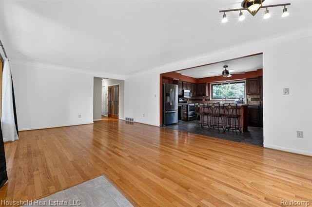 30110 Bentley St - Photo 5 of 15
