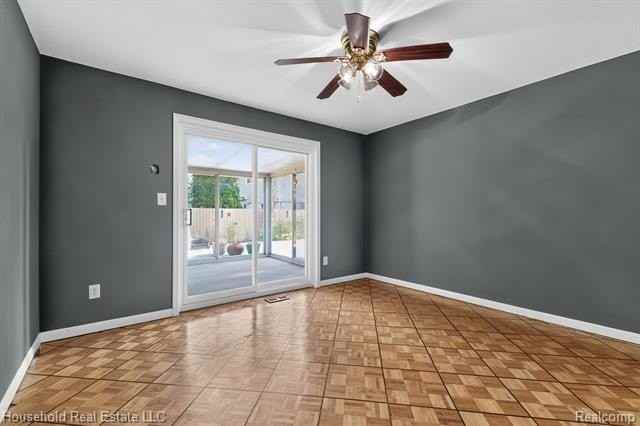 30110 Bentley St - Photo 7 of 15