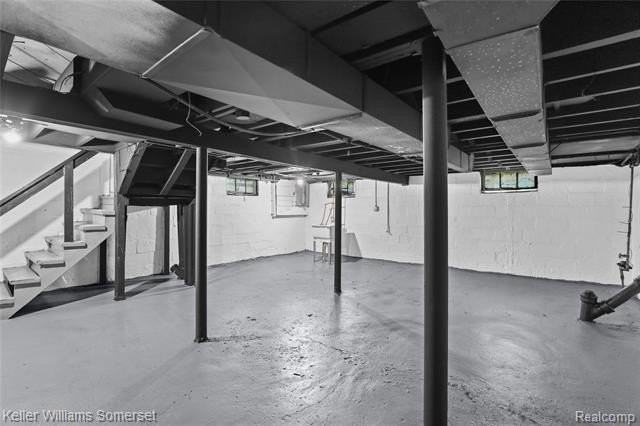 23525 Kress St - Photo 4 of 27