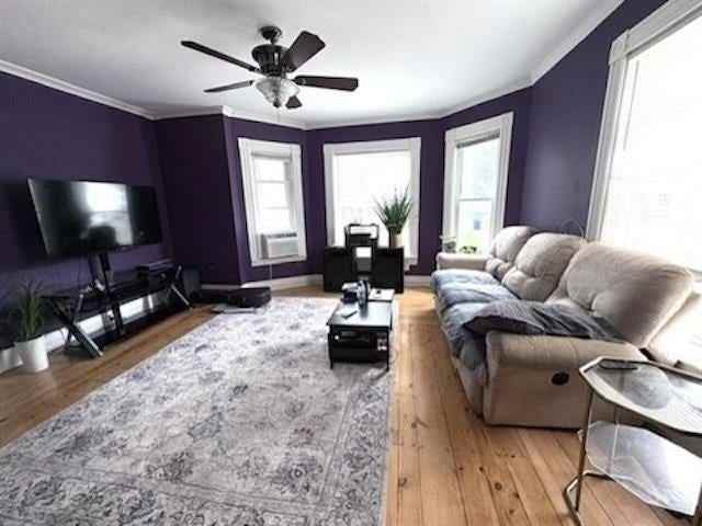 421 Laurel St - Photo 6 of 10