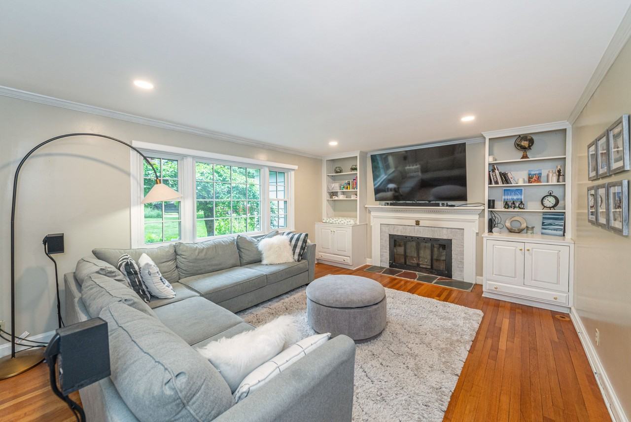 12 Yorke Rd - Photo 2 of 31