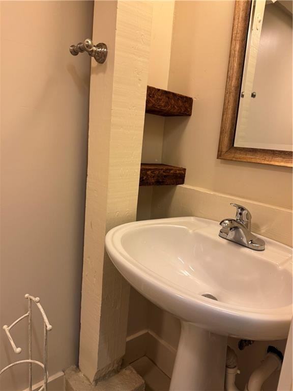 2613 Carondelet St ##B - Photo 7 of 10