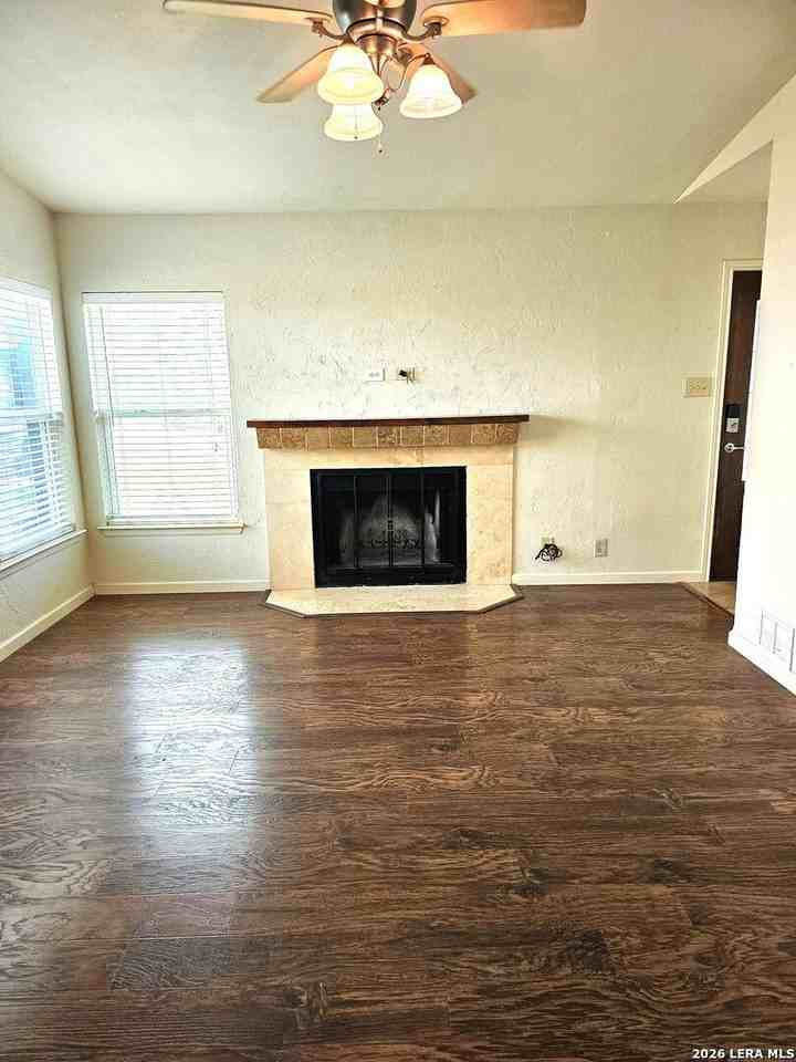 9406 Sugarloaf Dr - Photo 5 of 23