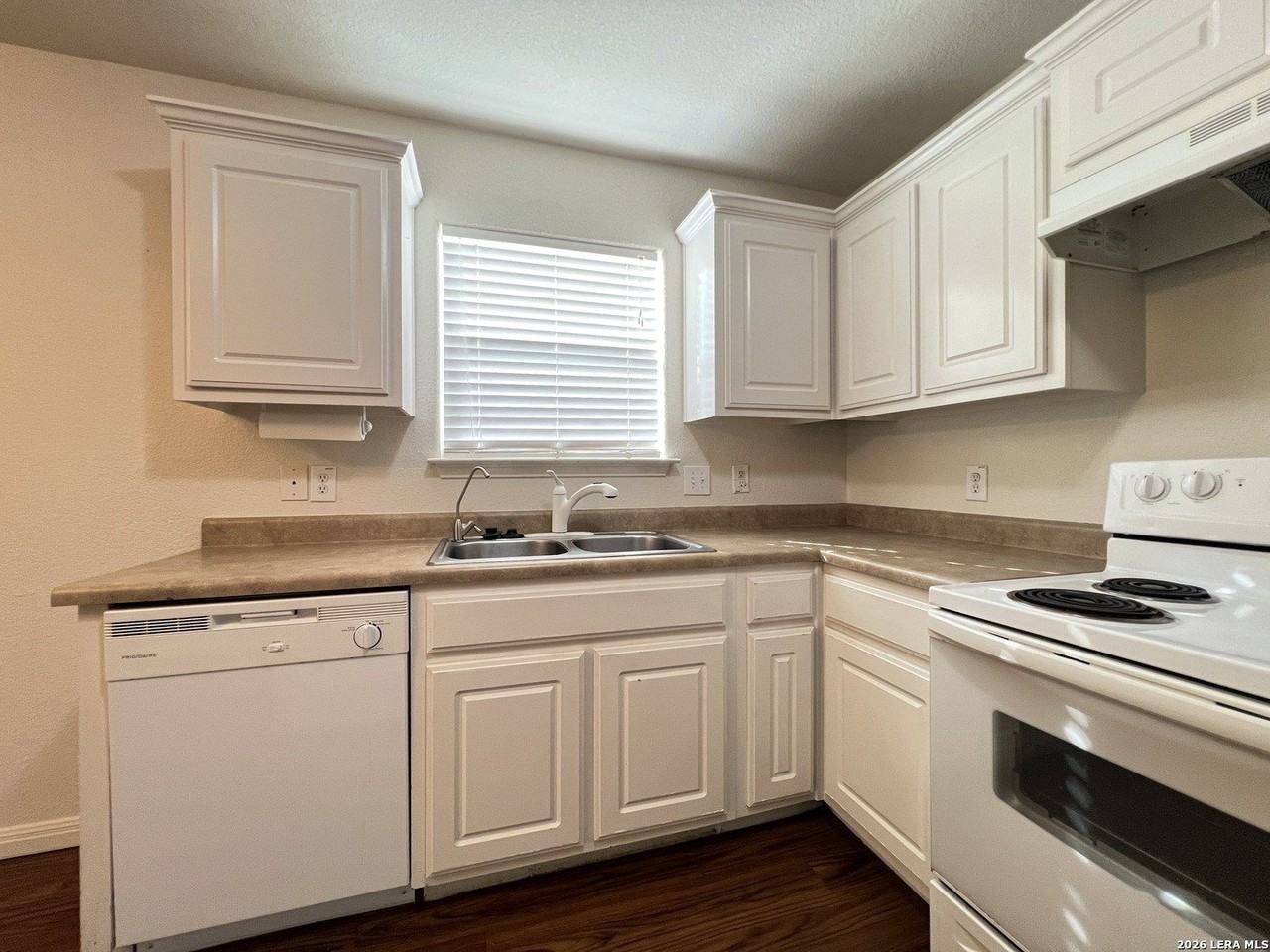 5706 Hickory Cyn - Photo 7 of 36