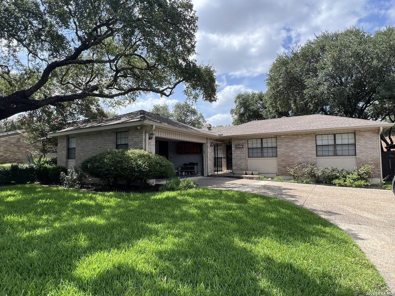 4307 Shavano Woods St - Photo 2 of 46