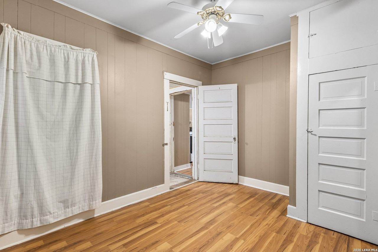 412 S 4th St - Photo 5 of 19
