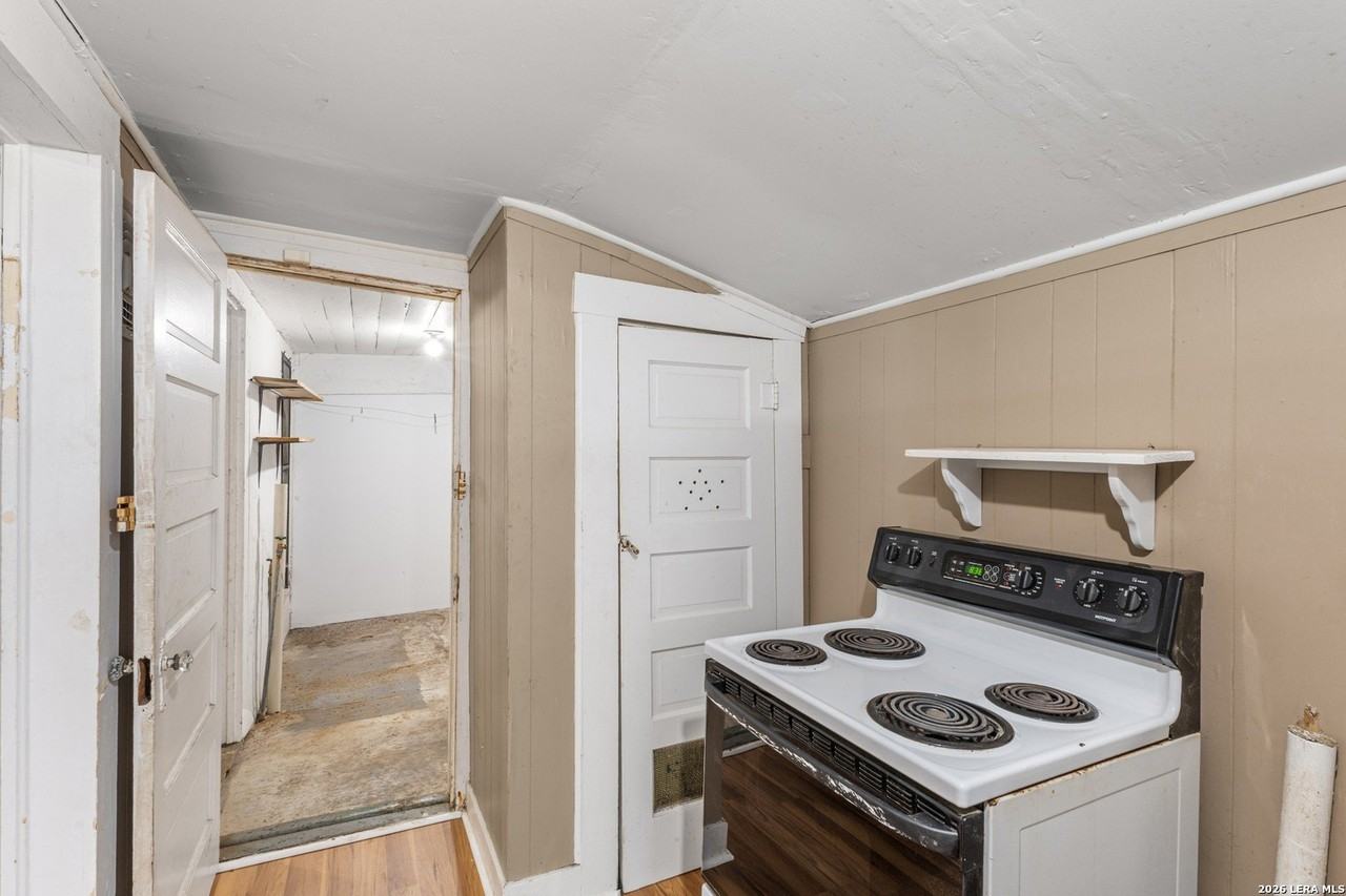 412 S 4th St - Photo 6 of 19