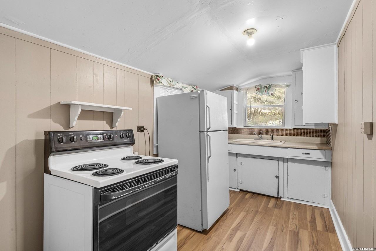 412 S 4th St - Photo 7 of 19
