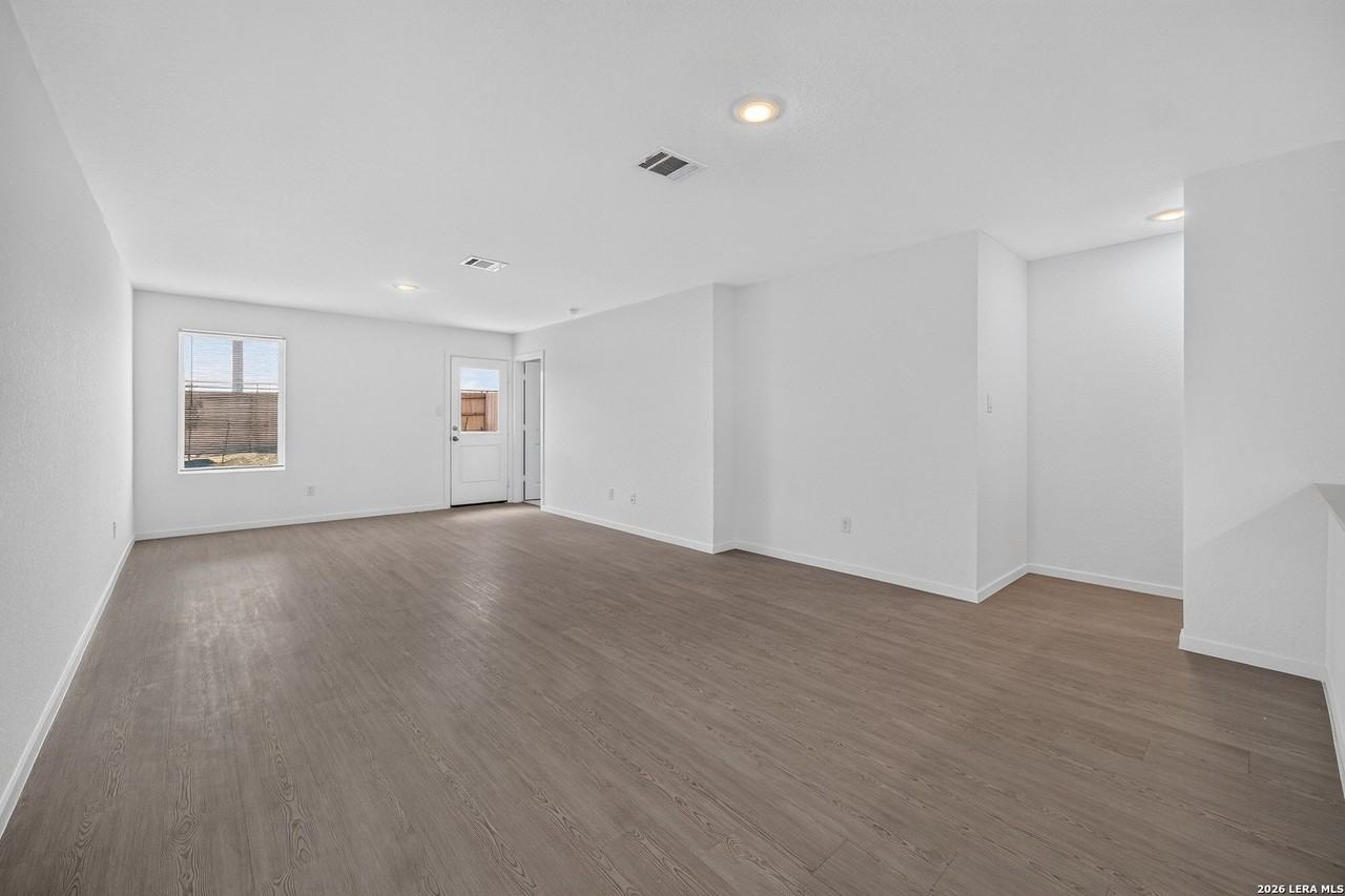 8026 Biggio Ln - Photo 6 of 25