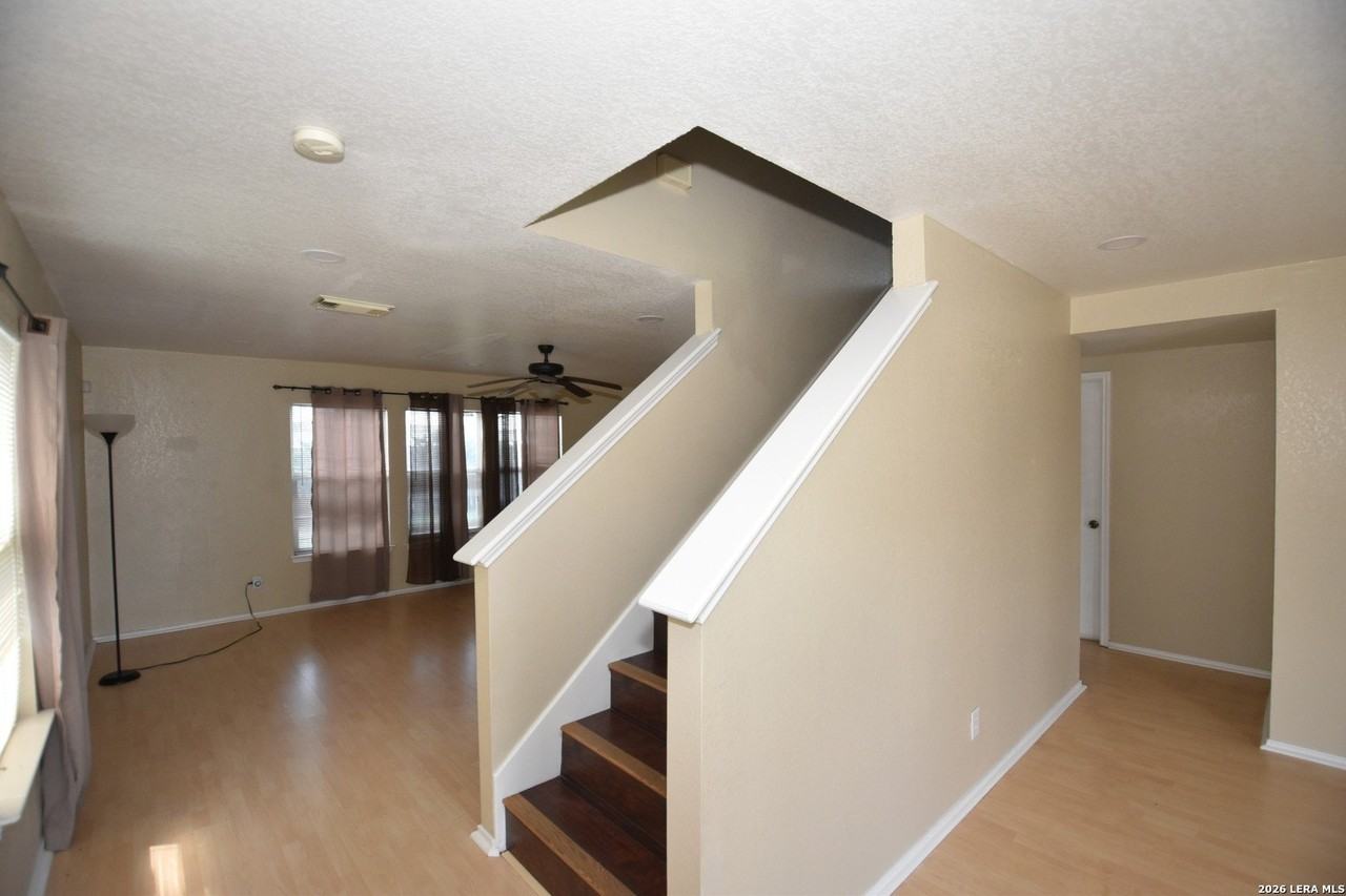 83 Viking Oak - Photo 4 of 37
