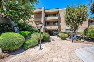 featured image of 16866 Kingsbury St
