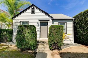 featured image of 4774 College Ave