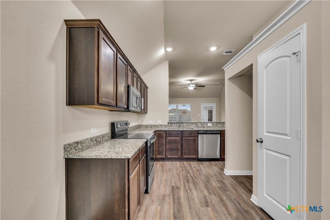 6407 Hercules Ave - Photo 3 of 31