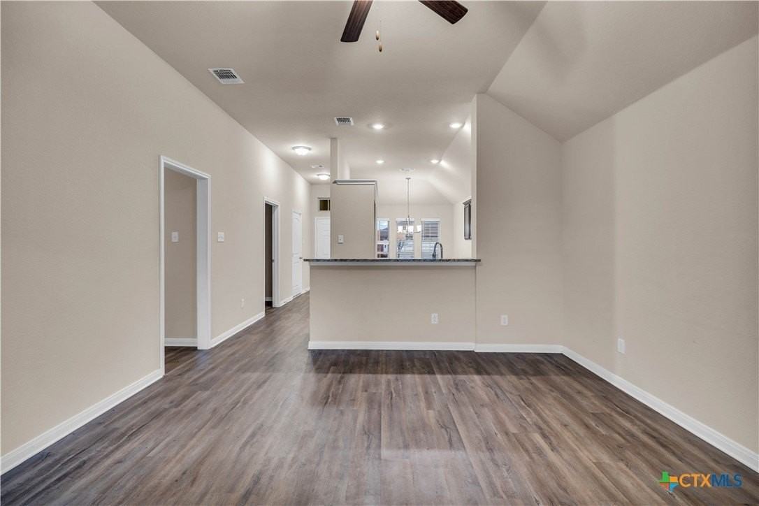 6407 Hercules Ave - Photo 5 of 31