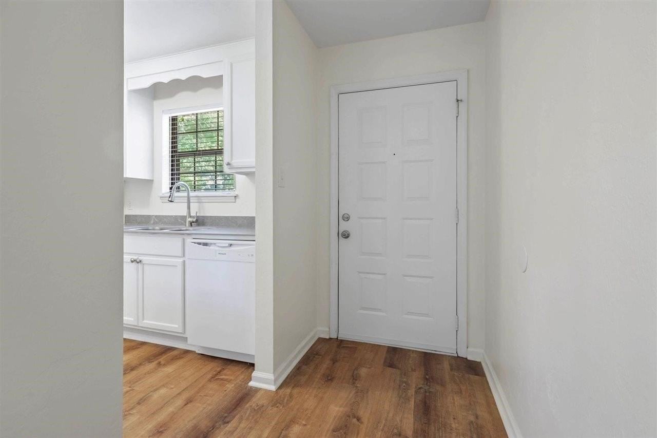 2556 Panther Creek Rd #B - Photo 2 of 29