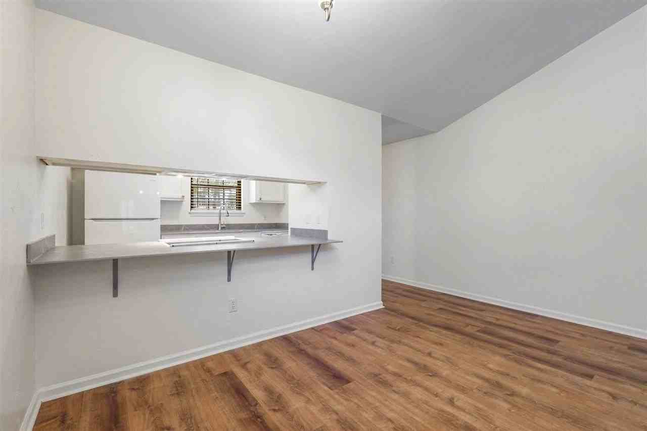 2556 Panther Creek Rd #B - Photo 4 of 29