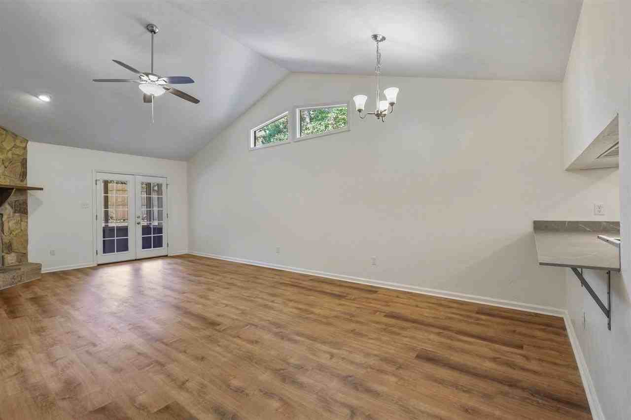2556 Panther Creek Rd #B - Photo 5 of 29