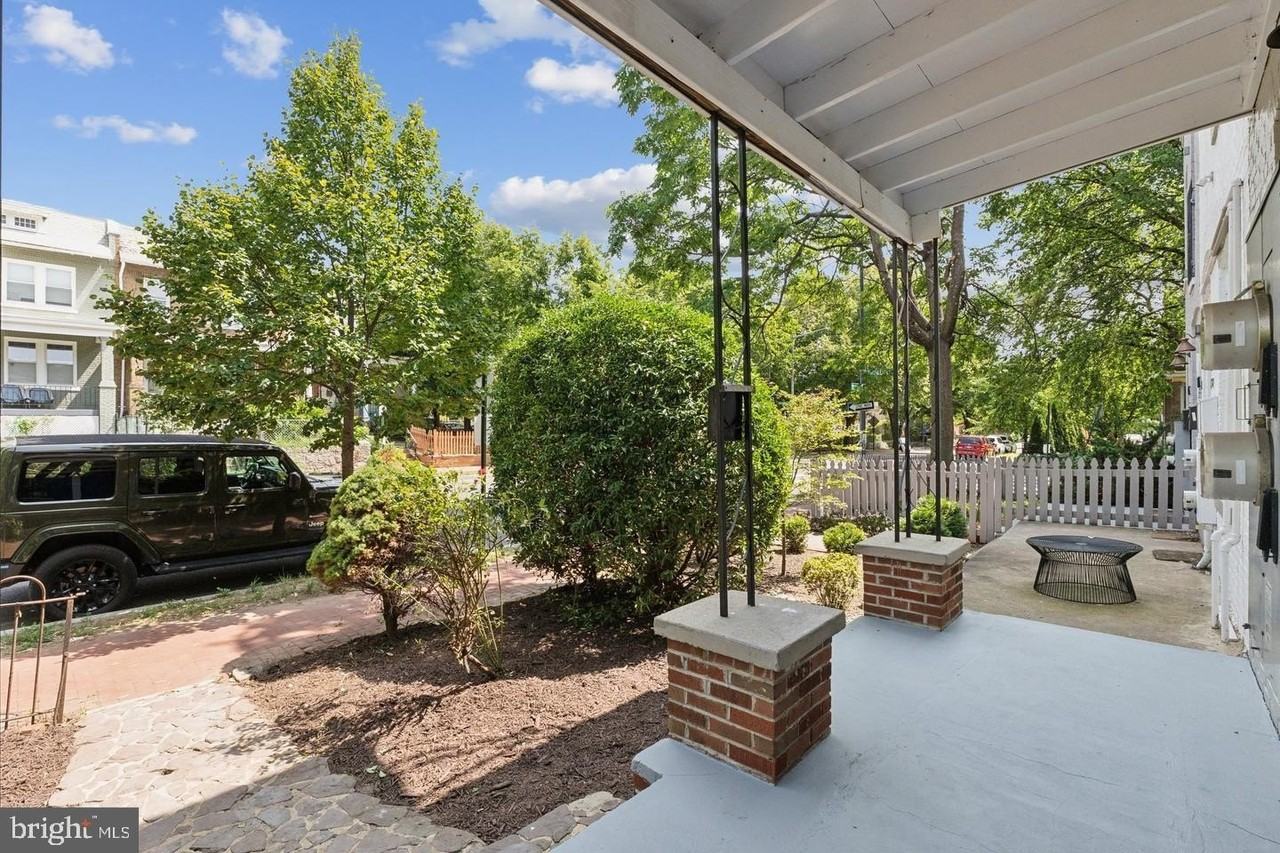 1267 Morse St Ne #A - Photo 3 of 14