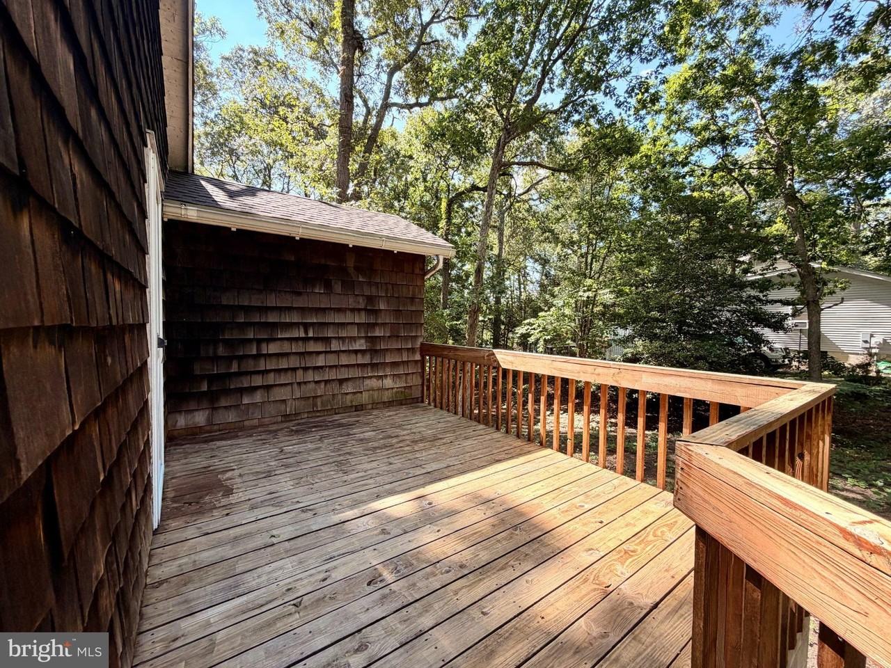 18587 Sylvan Dr - Photo 3 of 14