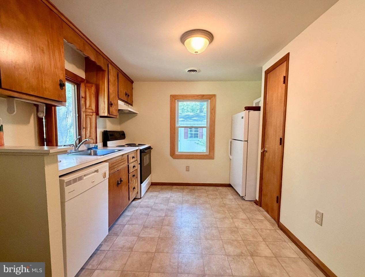 18587 Sylvan Dr - Photo 6 of 14