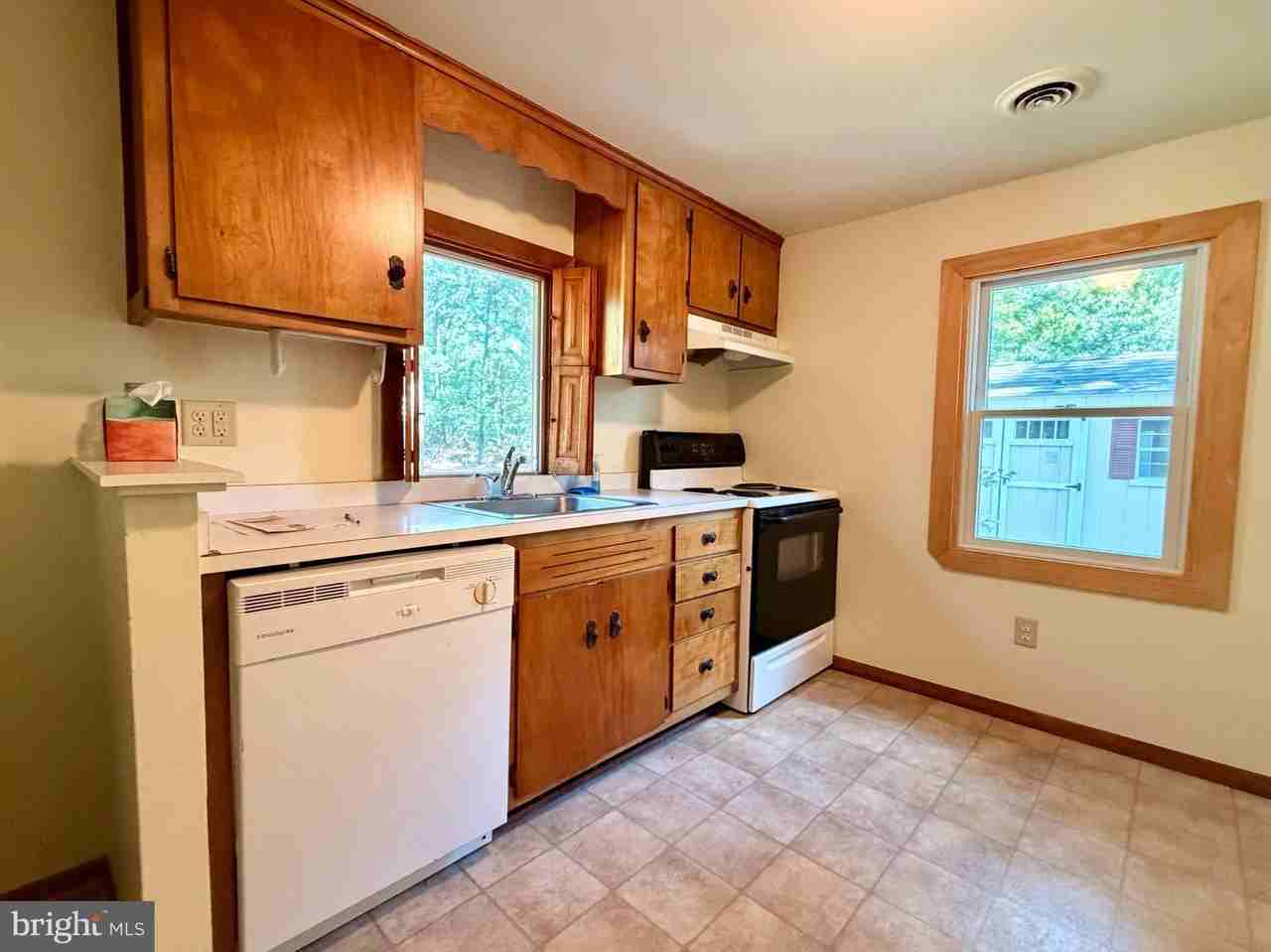 18587 Sylvan Dr - Photo 7 of 14