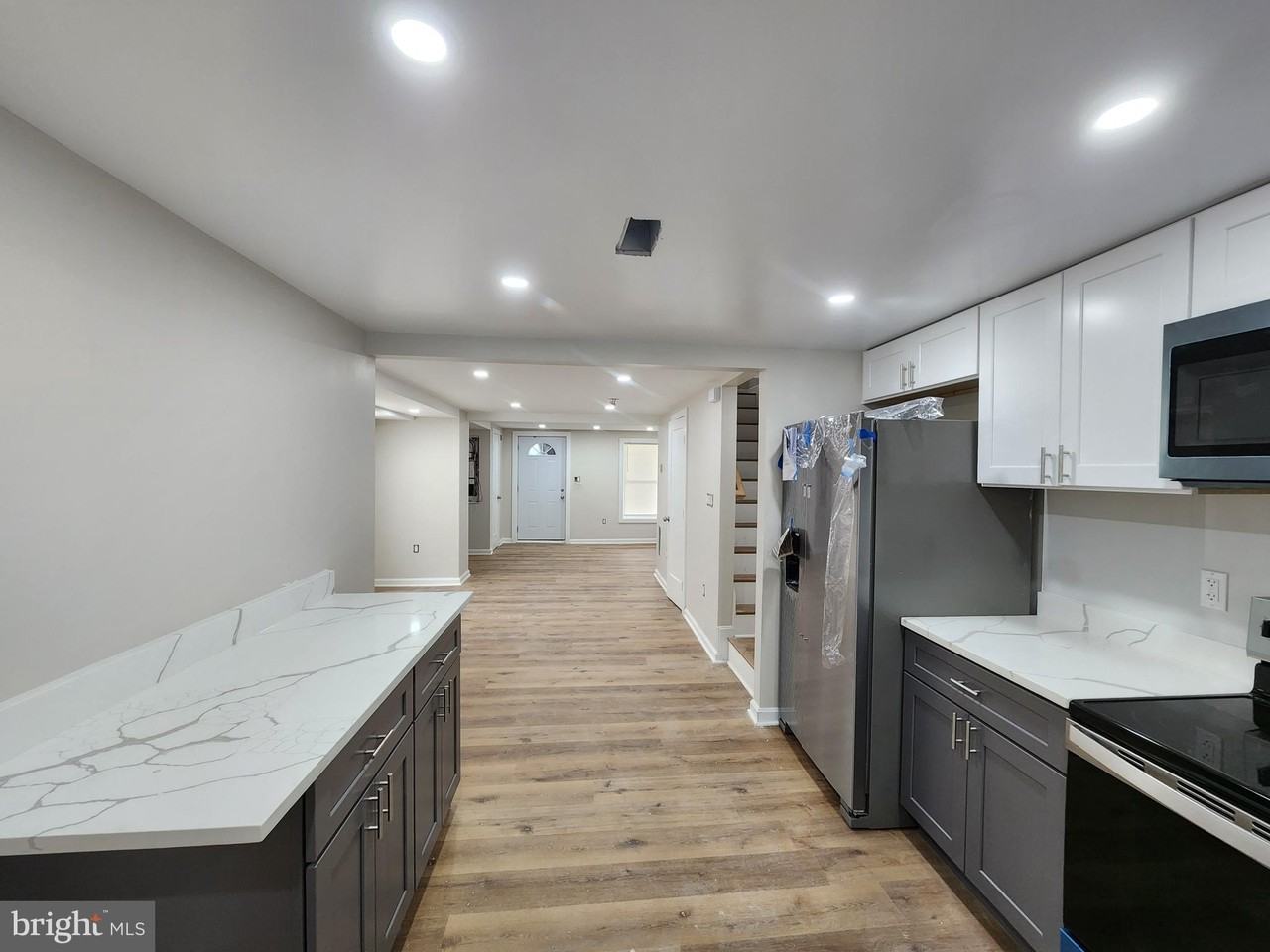 523 Wellesley St - Photo 3 of 29