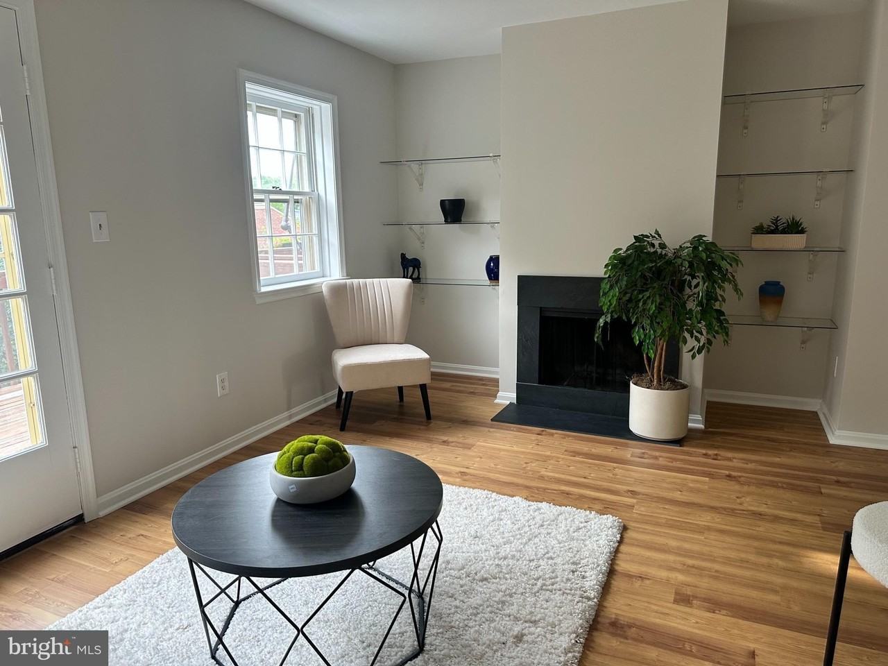 4847 Chevy Chase Dr #172 - Photo 3 of 37