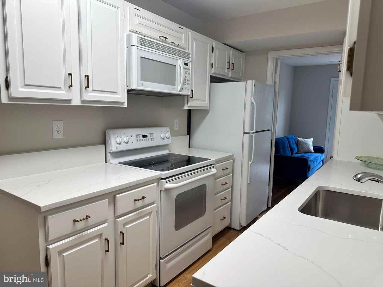 4847 Chevy Chase Dr #172 - Photo 7 of 37