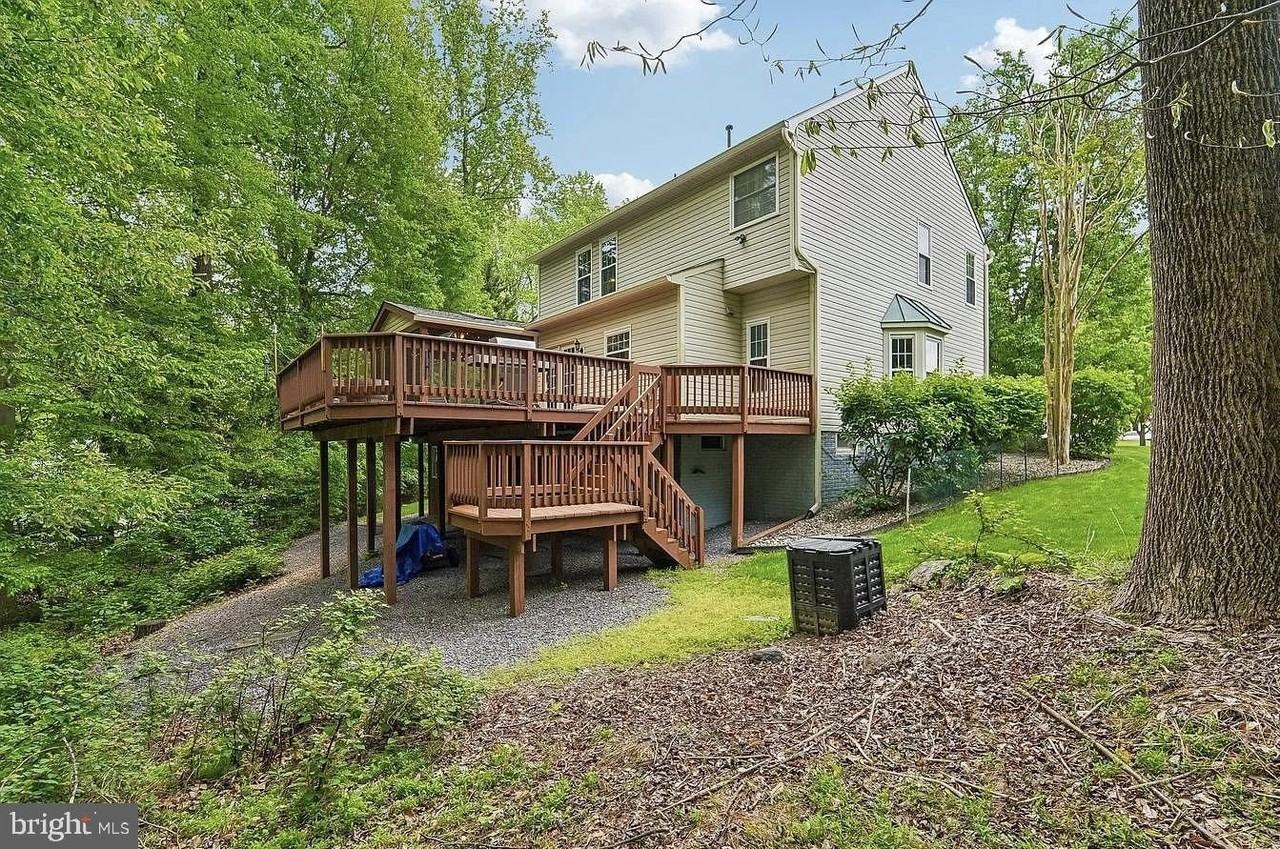 18613 Meadowland Ter - Photo 2 of 9
