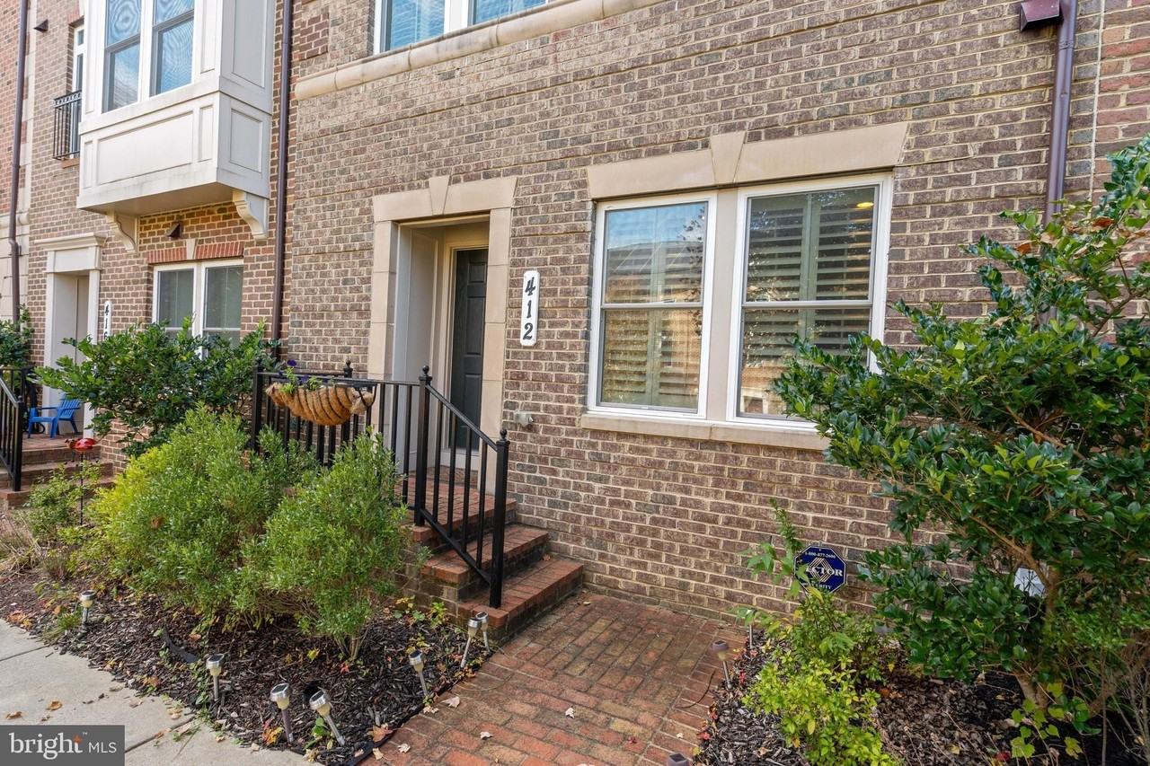 412 Blue Flax Pl - Photo 3 of 37