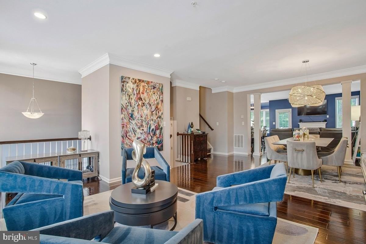 10805 Lariat Way - Photo 7 of 44