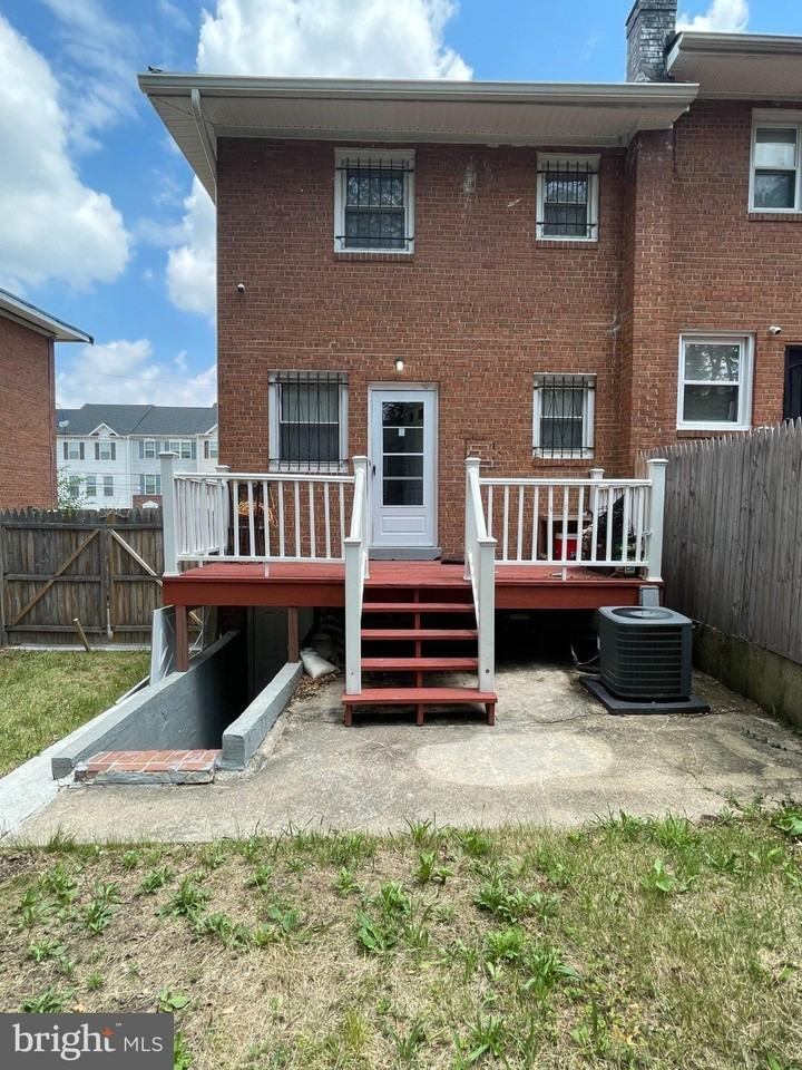 821 Maury Ave - Photo 3 of 23