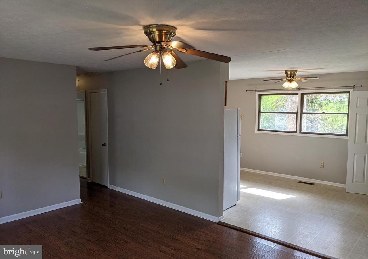 21585 America St - Photo 5 of 15
