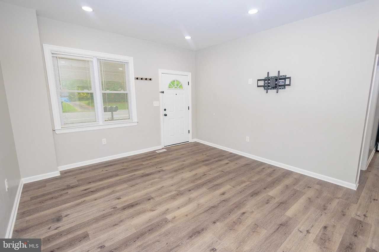 140 Delsea Dr S #1 - Photo 4 of 16