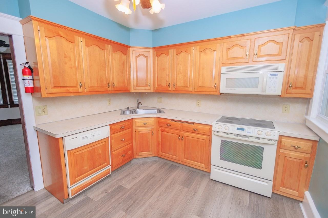11 Sewell St - Photo 7 of 19