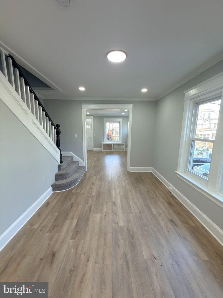 648 Edgewood Ave - Photo 4 of 19