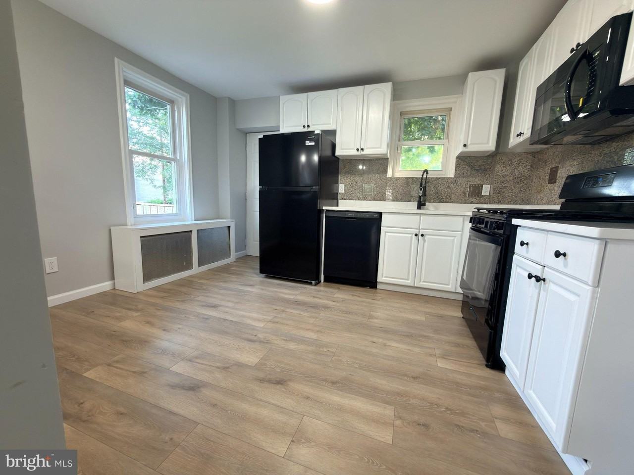 648 Edgewood Ave - Photo 5 of 19