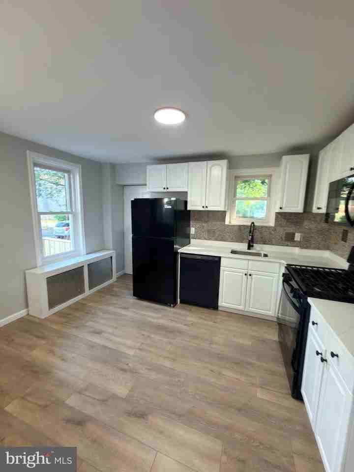 648 Edgewood Ave - Photo 6 of 19