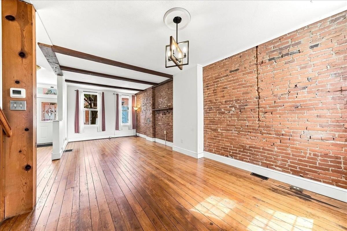 122 E Miner St - Photo 5 of 28