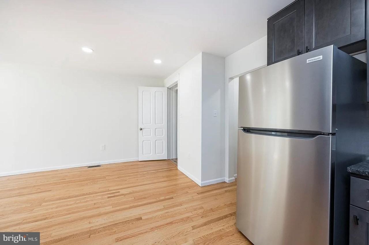 554 Main St #5 - Photo 4 of 16