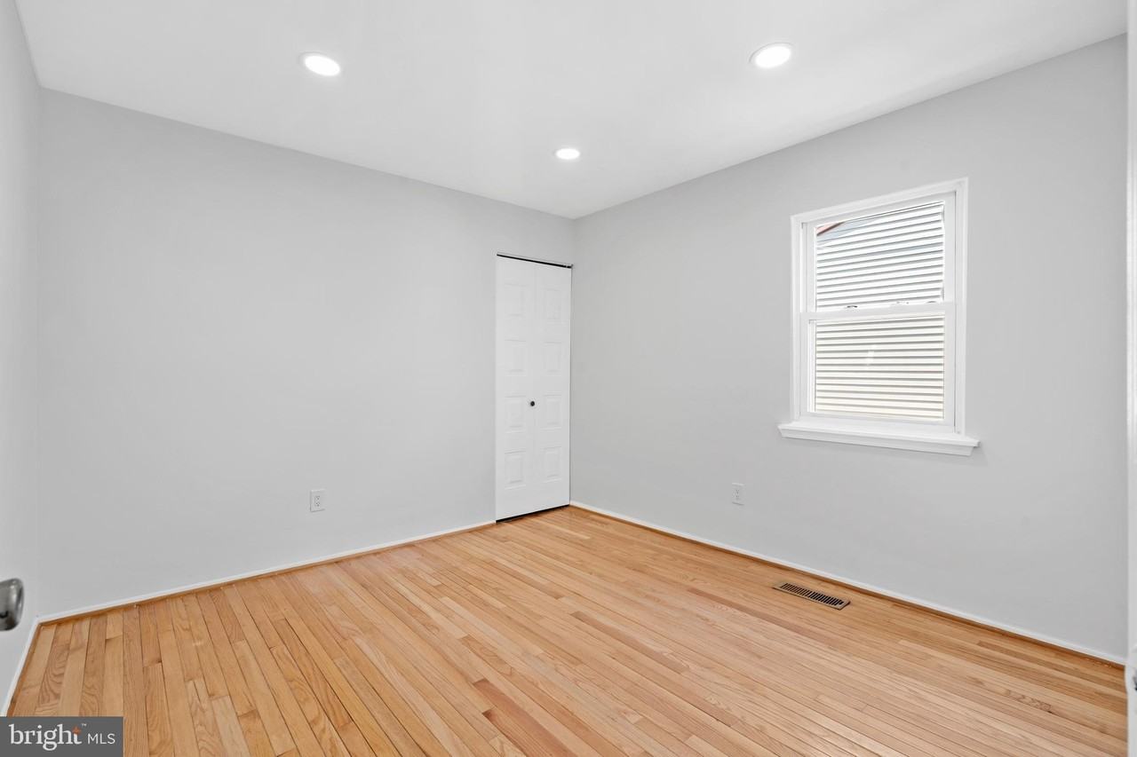 826 Hendrix St - Photo 7 of 34