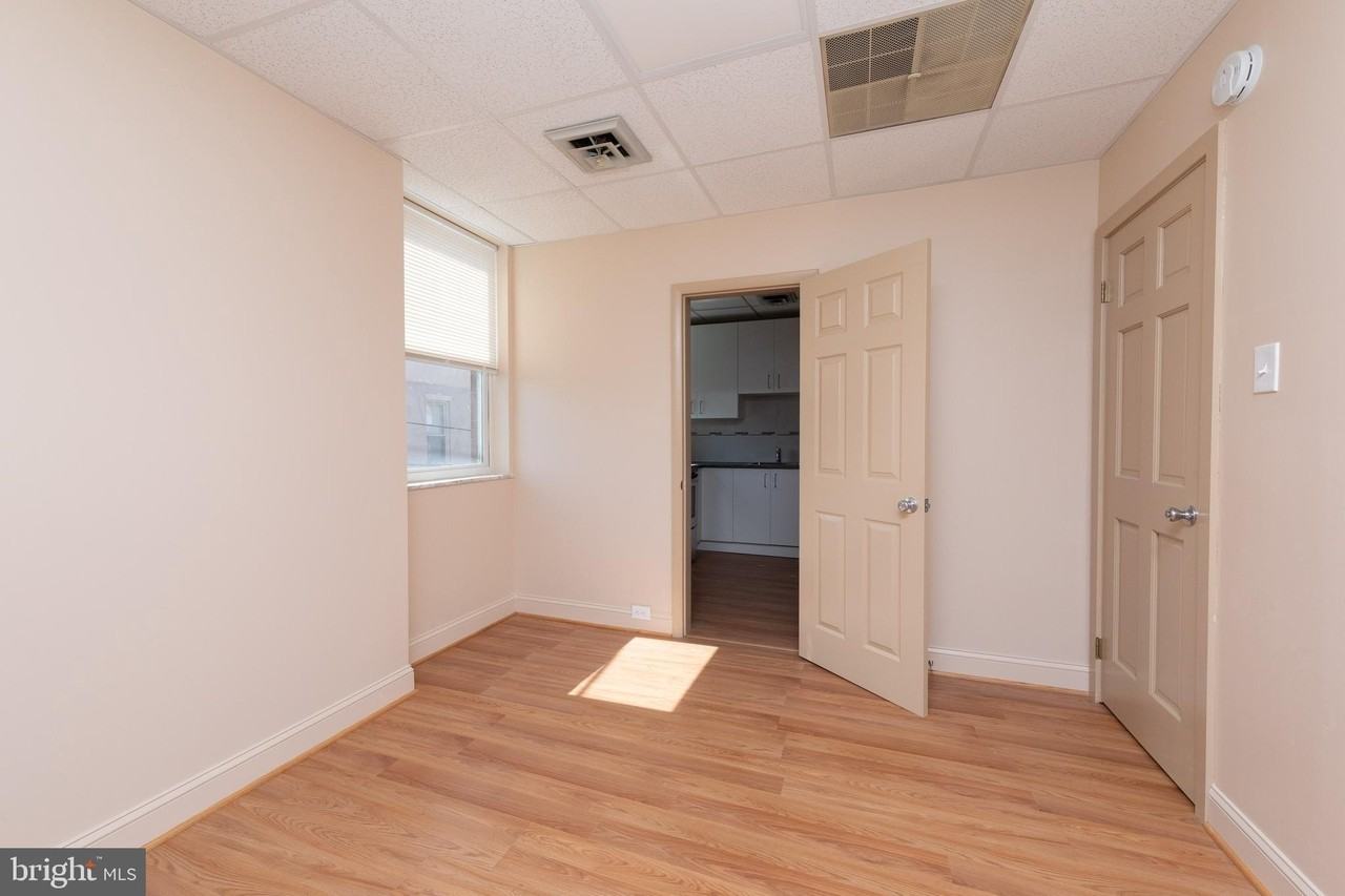 1317 Wolf St #2 - Photo 4 of 14