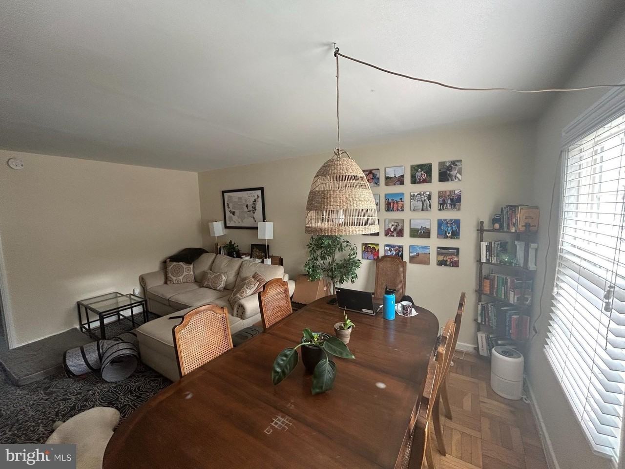 726 N Oakland St - Photo 2 of 14