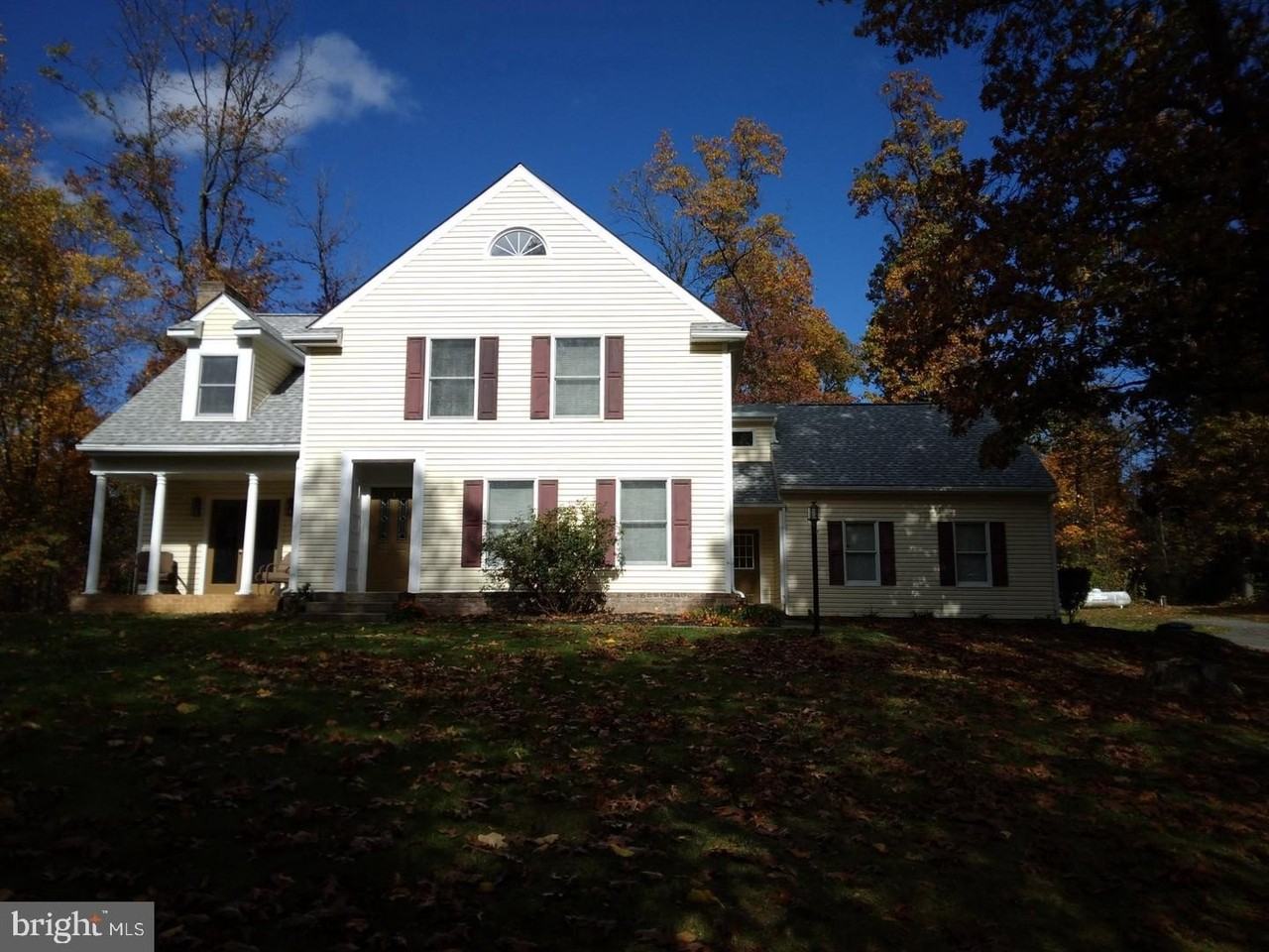 241 Oak Hill Dr - Photo 2 of 3